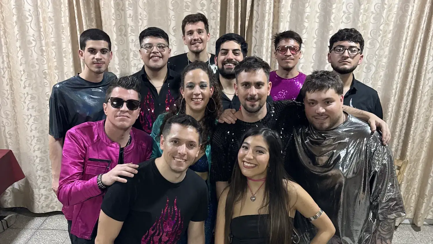 Vieja Minga es una formación que nació en Tandil en el año 2019 y que, desde sus inicios, ha logrado captar la atención del público local y regional.