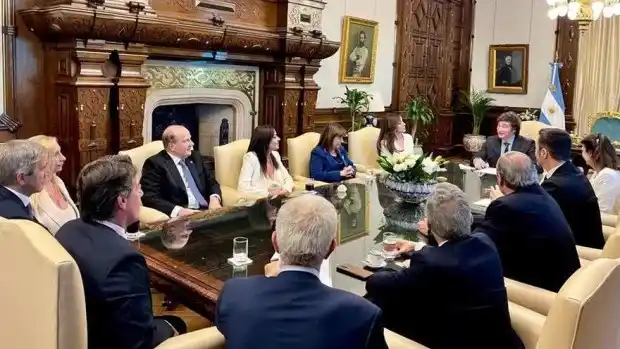 En la reunión, la mirada estuvo puesta en Rosario.