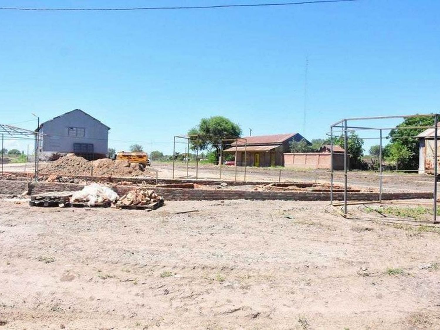 En Pirané se inició la obra para
recuperar la ex estación del ferrocarril