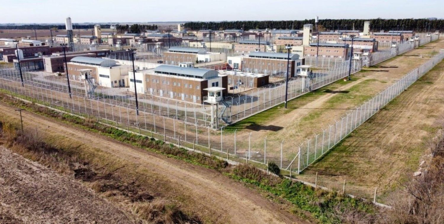 Ordenan instalar inhibidores de señales telefónicas en las cárceles santafesinas