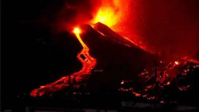 EN DETALLE los peligros y temores que despierta la lava del volcán en Canarias