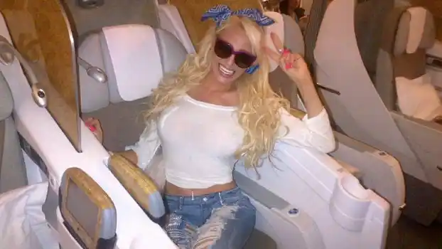 Vicky Xipolitakis, viaja a Dubai, a una fiestita de Maradona