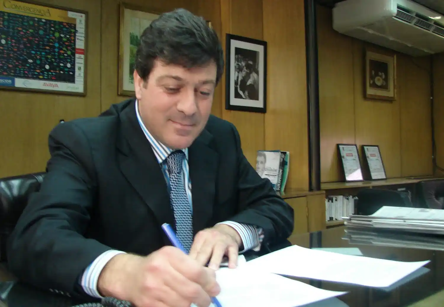 Mariotto defendió proyecto que obliga a comercios a aceptar pagos con tarjetas de crédito