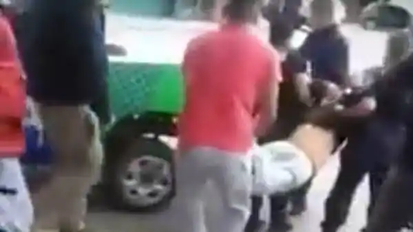 Video: Padres de un colegio atrapan y atan a ladrón que quiso asaltar a maestra
