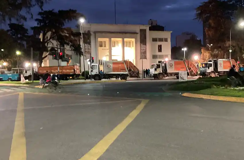 Paro y marcha de recolectores de residuos por pedido de mayor seguridad