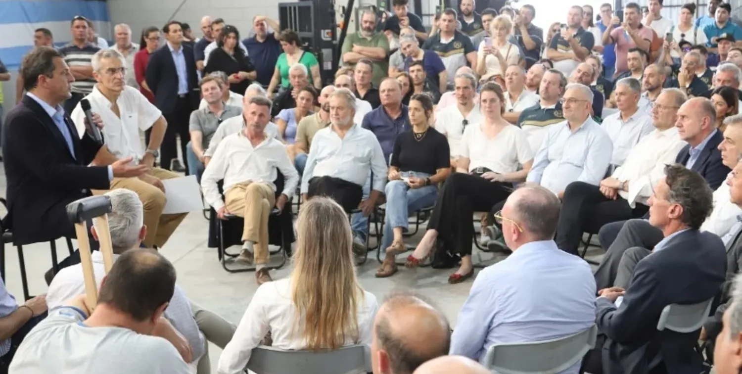 De la actividad participaron más de 500 representantes de entidades de la producción y la industria, dirigentes de la zona, productores y empresarios.