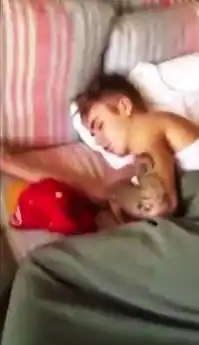 Justin Bieber habría sido filmado por una prostituta mientras dormía
