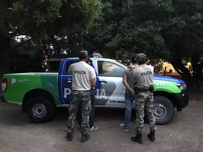 Secuestran armas de fuego y cuchillos en poder de dos cazadores en la ruta 86