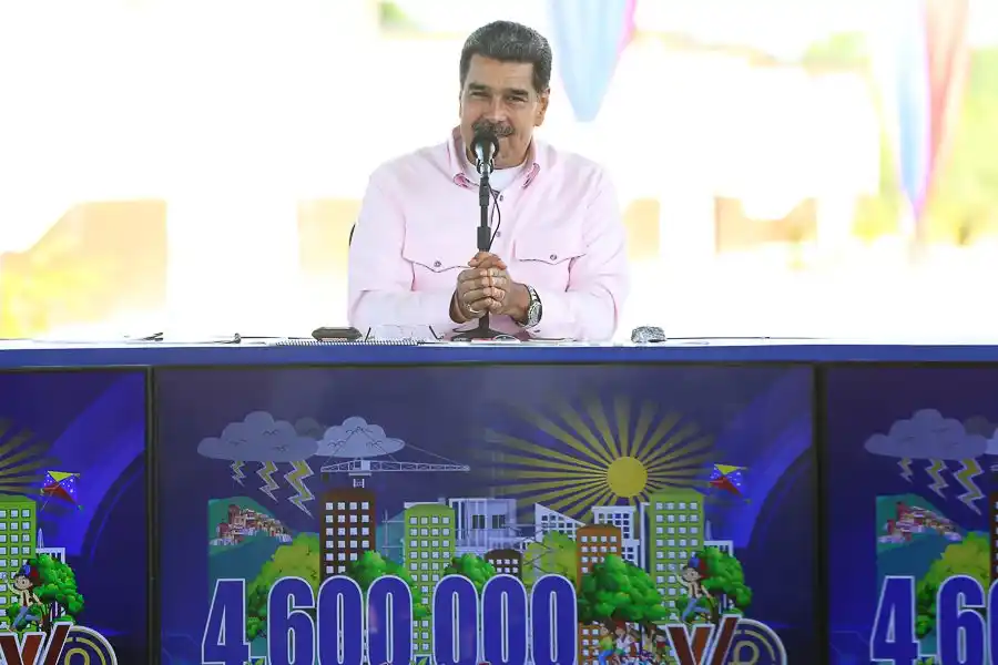 Maduro SE COMPROMETE a facilitar acceso a créditos para remodelaciones (+DETALLES)