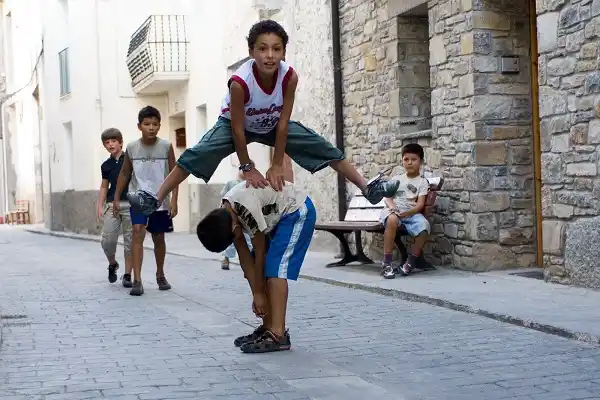 Cuando los más chicos salían a jugar a la vereda