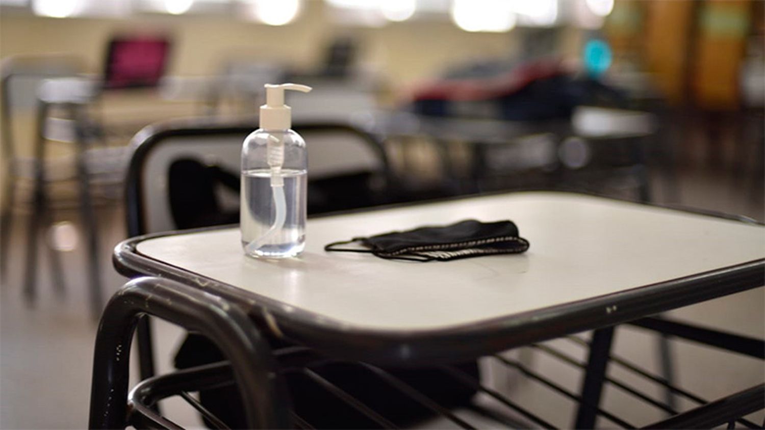 Pedirán que los docentes tengan "prioridad" para la vacuna contra el Covid-19
