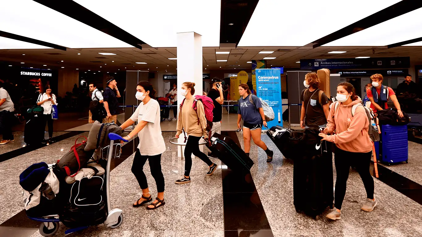 Deportaron a extranjeros que rompieron la cuarentena