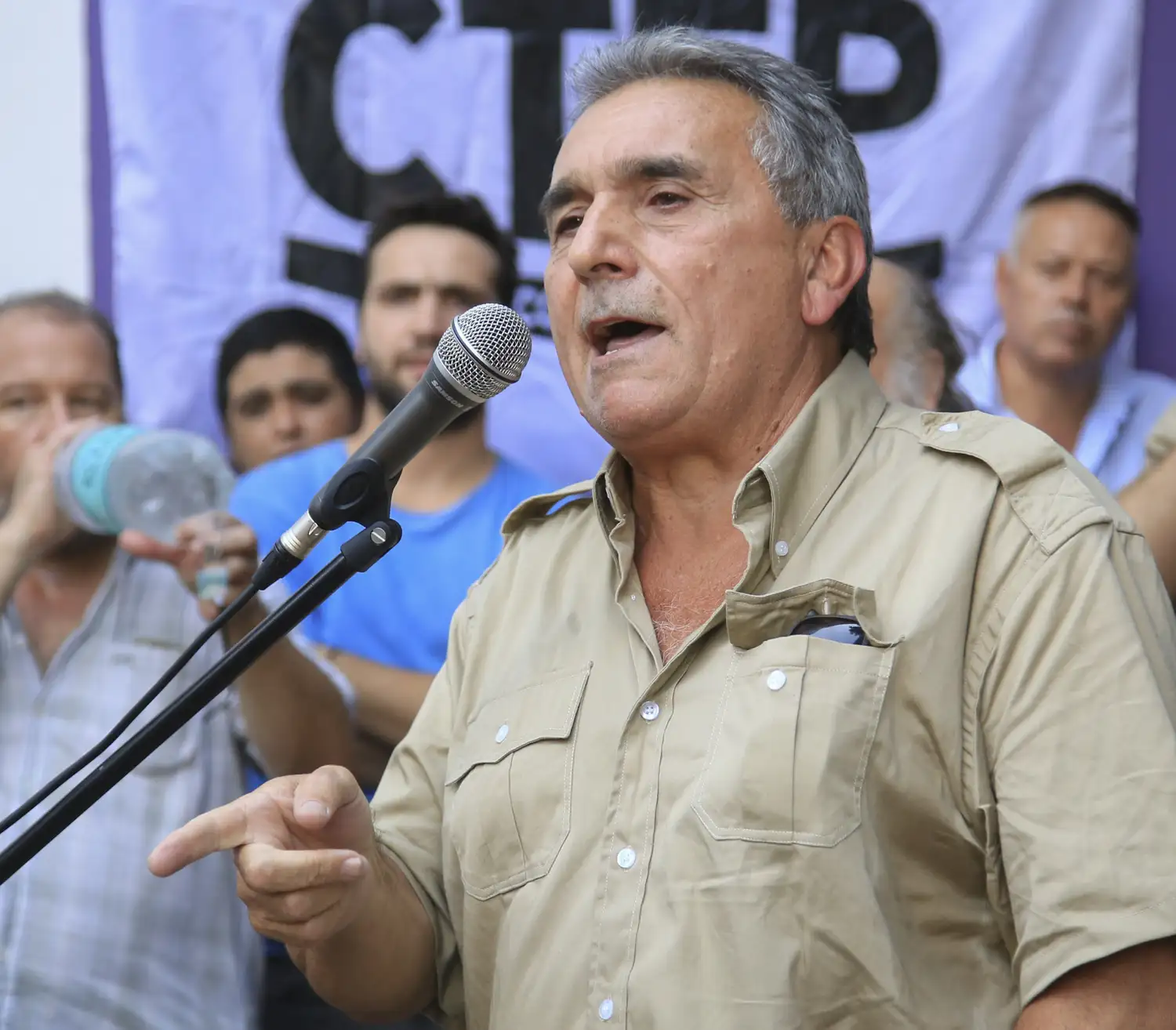 Schmid renunció al triunvirato de la CGT
