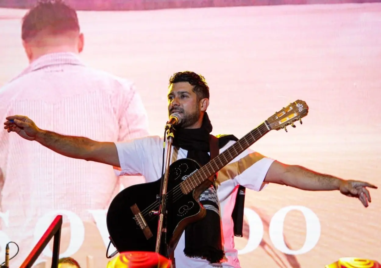 Lucas Oviedo se presenta en la Campano