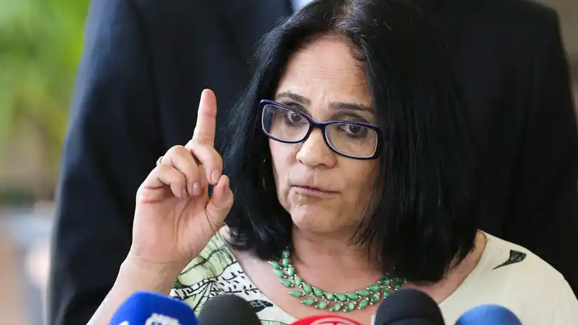 Ministra de la Mujer brasileña, acusada de raptar a su hija adoptiva