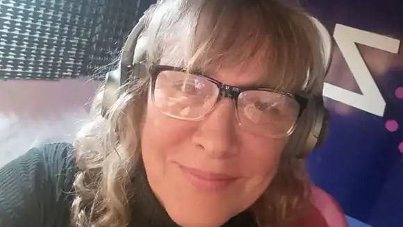 "Quieren silenciarme": una periodista local de Miramar recibió amenazas mientras conducía su programa de radio