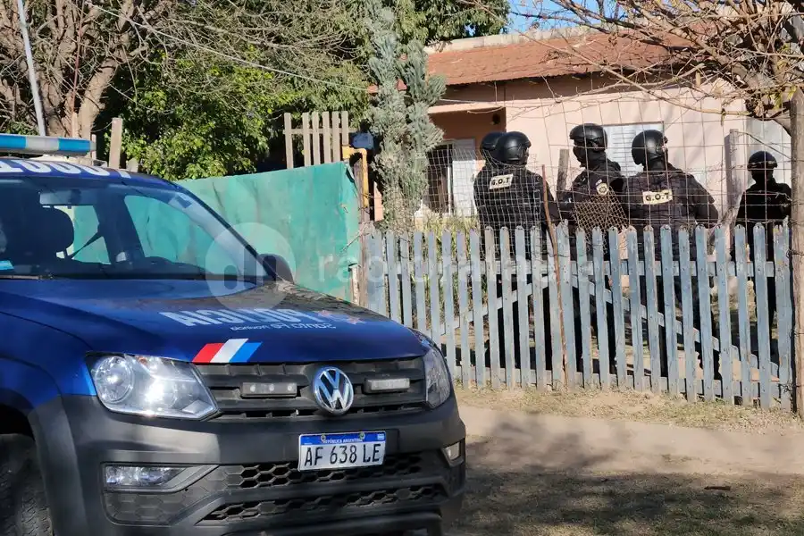 Allanamientos por daños y robo en comercios céntricos: habría dos detenidos