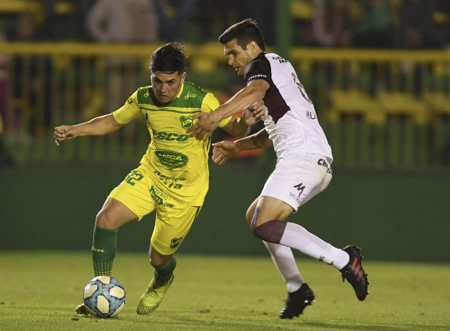Lanús, uno de los punteros, no pudo con Defensa y Justicia