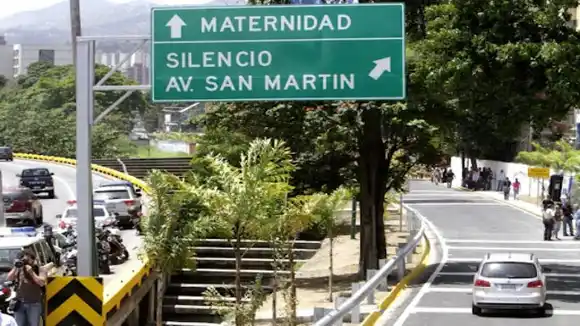 ATRAPARON A “LA FLACA” la roba vehículos de la avenida San Martín de Caracas