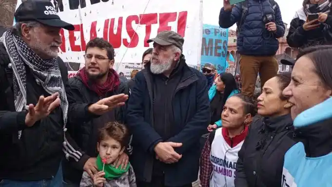 Movimientos sociales afianzan su unidad para protestar juntos ante la crisis económica