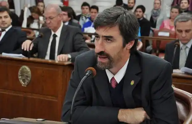 Presentan proyecto para restituir a la provincia la energía de Salto Grande 