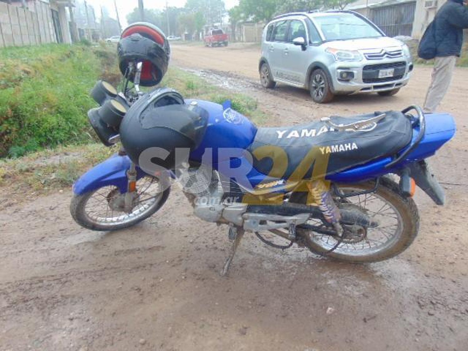 Perdieron el control de la moto y debieron ser trasladados al hospital
