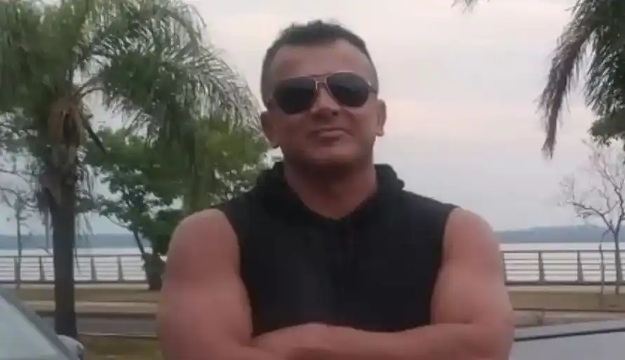 Un campeón de artes marciales golpeó a un delivery porque le entregó tarde una pizza