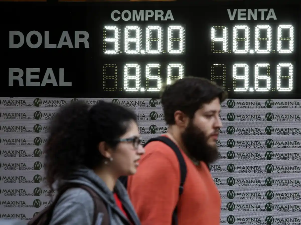 El dólar marcó un nuevo récord: cerró por encima de los $40 