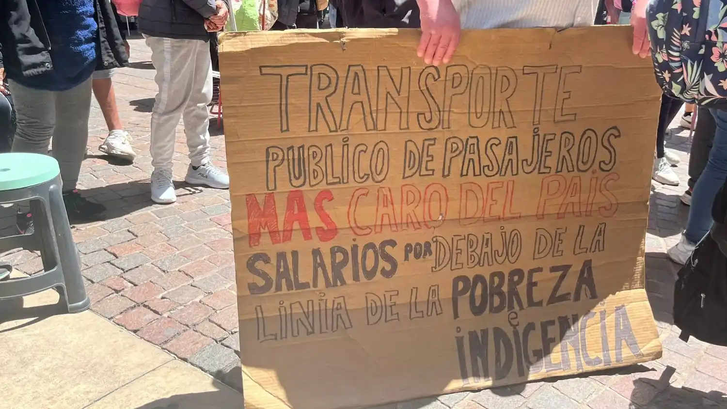 Carteles hechos por los manifestantes