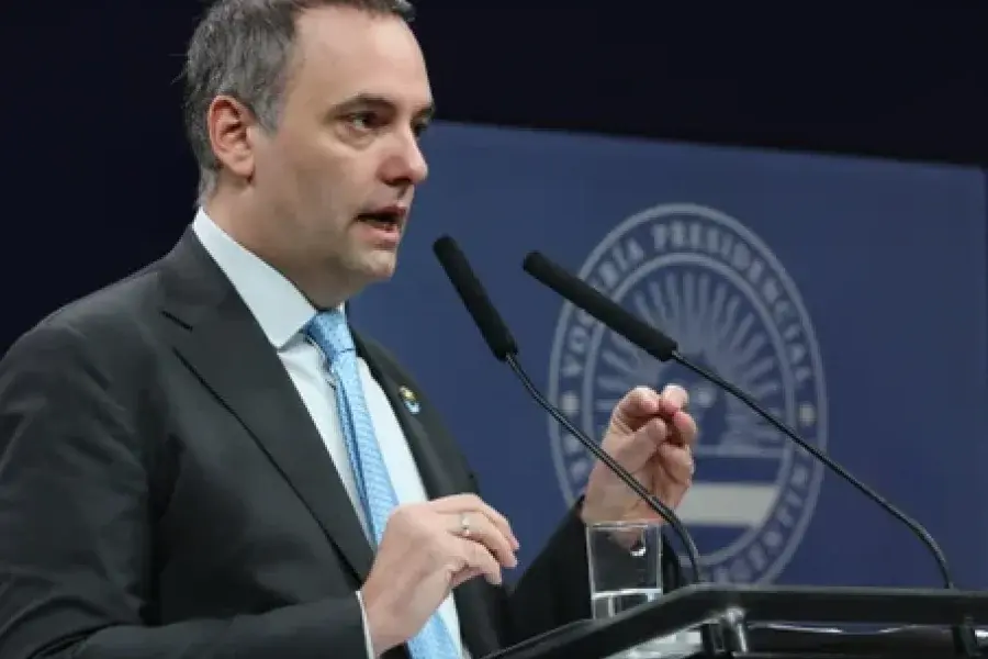 En pleno paro docente, Adorni aseguró que "no está prevista ninguna convocatoria de paritaria"