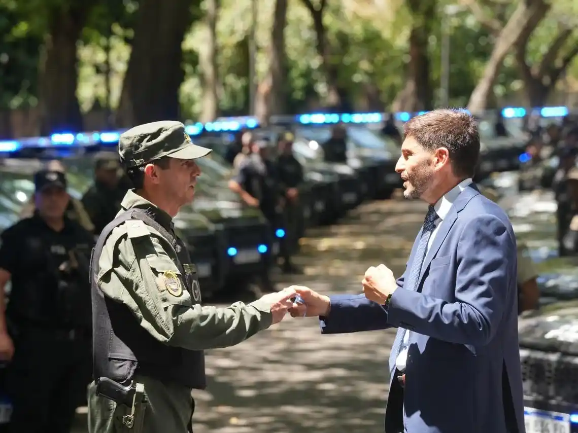 El gobernador Pullaro durante el acto en Rosario.