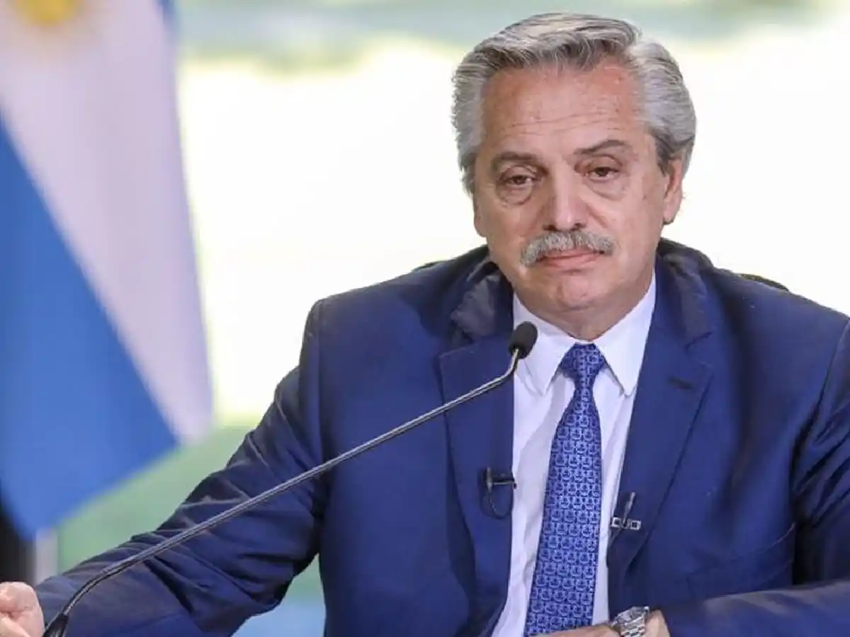 Fernández  en el Consejo de Educación: "Sin salud no hay presente y sin educación no hay futuro"