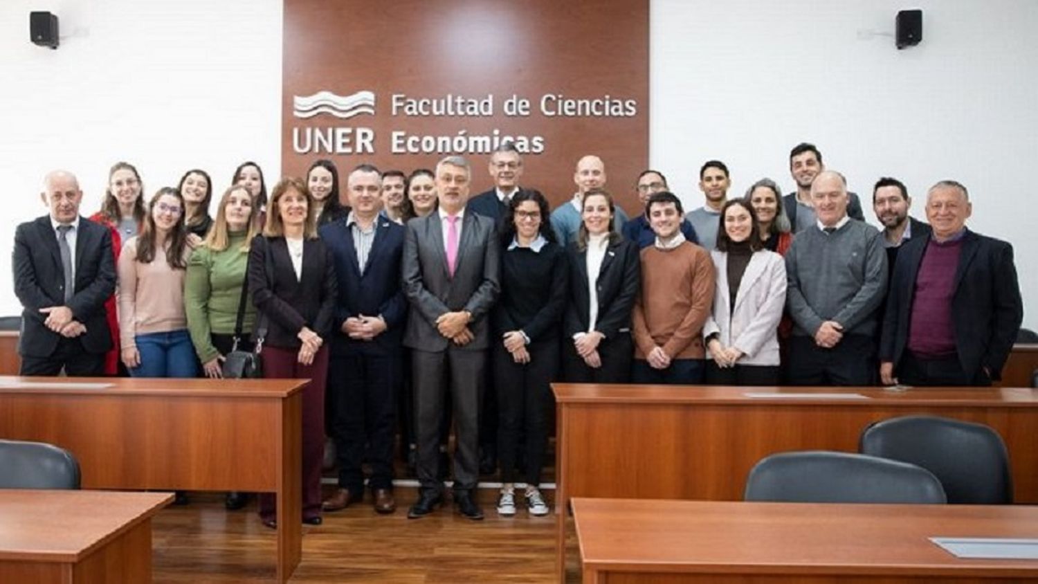 El Tribunal de Cuentas formalizó el ingreso de 13 nuevos pasantes de la Uner