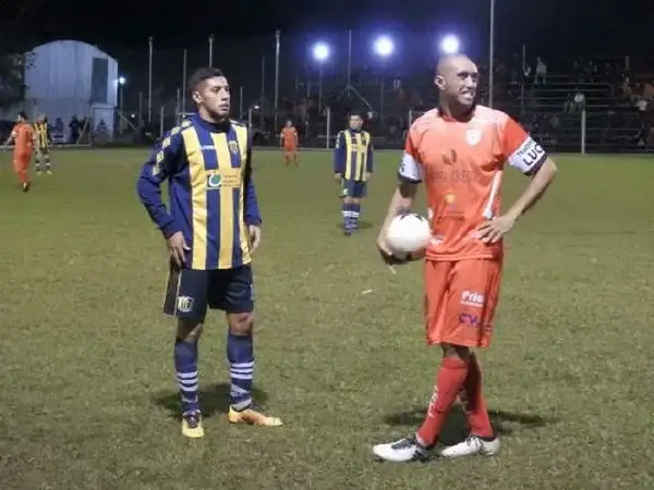 Juventud Urdinarrain se quedó  con el invicto de Central Larroque