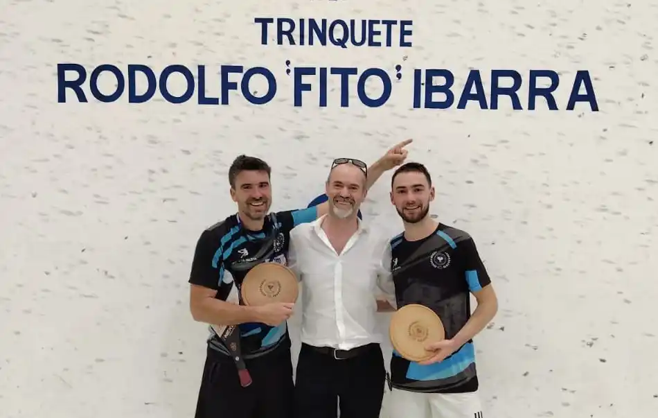 Tata Seillant y Tomi Ibarra metieron al Club de Pelota en semis del Provincial