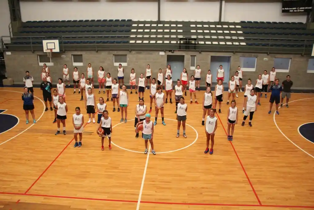 Tercer Campamento de Básquet Femenino en Peñarol