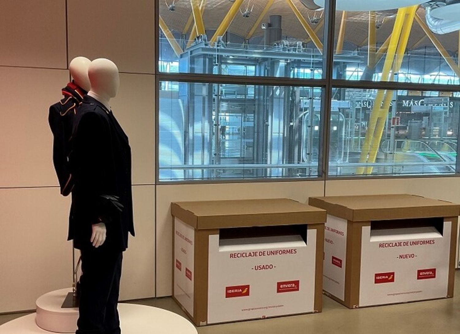 Iberia and Envera launch a new project to recycle their uniforms