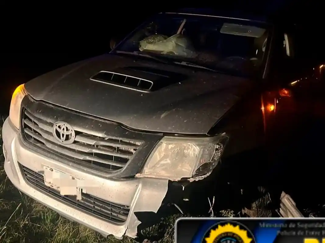 Camioneta chocó con rueda desprendida de un camión en Ruta 12