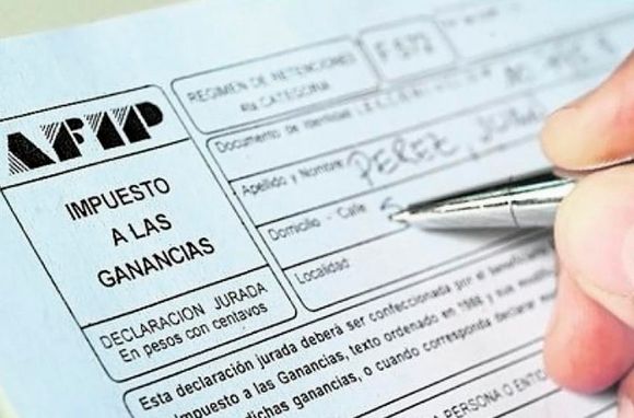 El Gobierno oficializó los cambios en Ganancias: quiénes pagarán el impuesto y qué recaudación espera sumar