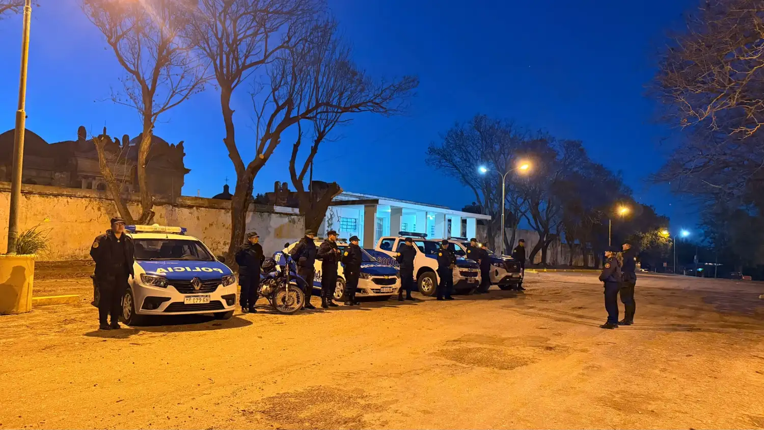 Dos jóvenes fueron detenidos tras ser sorprendidos sustrayendo cables en Victoria
