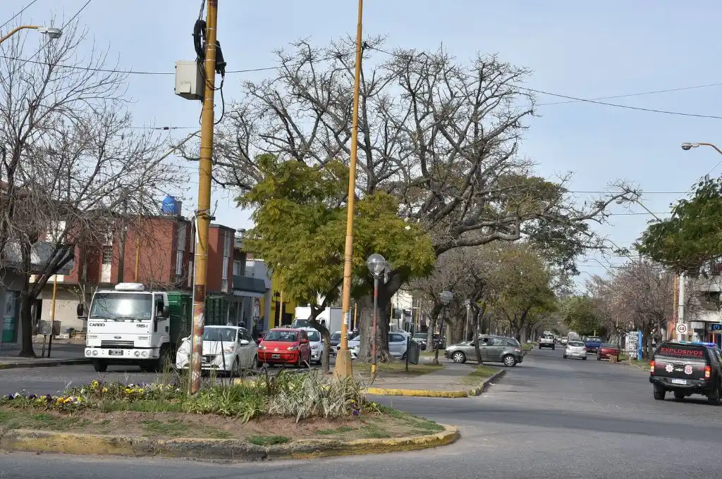 Santa Fe: violento robo de motochorros en el semáforo de Av. Galicia y Aristóbulo del Valle