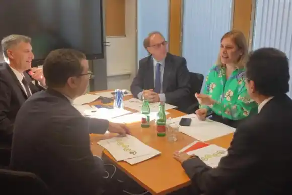 Provincia envió una comitiva a Europa en busca de financiamiento para obras públicas