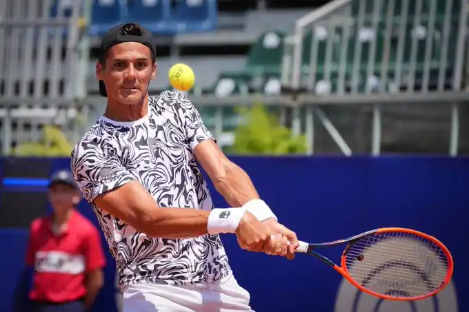 Coria sacó adelante su duelo con Monteiro.