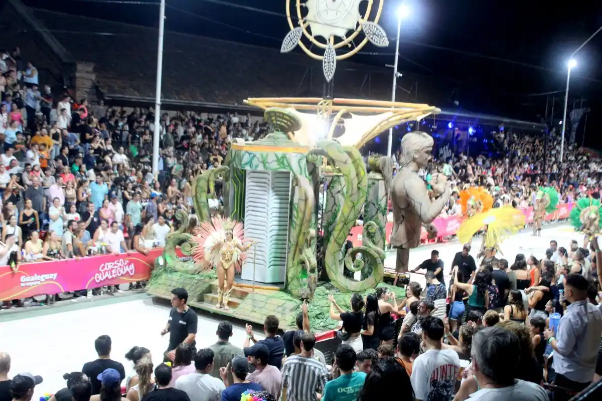 ¡Excelente 5ª Noche de los Corsos de Gualeguay!