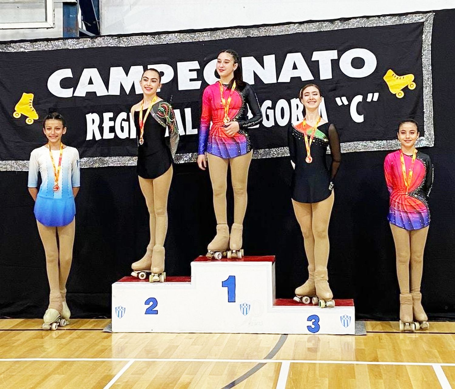 Podio y clasificación al Nacional para patinadoras de Ferro