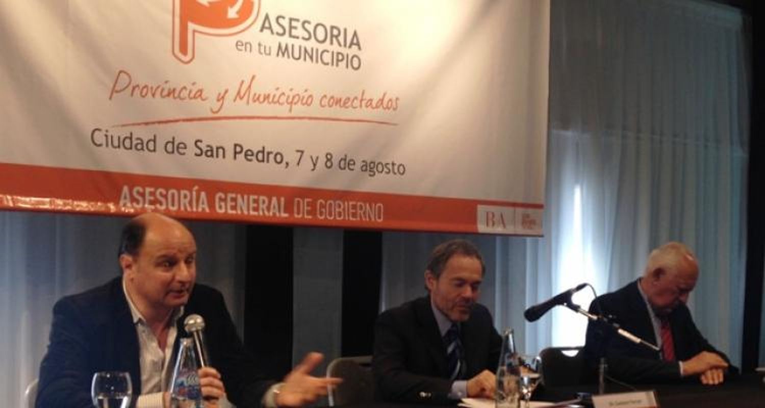 Funcionarios provinciales presentaron jornadas de “gestión municipal eficiente”