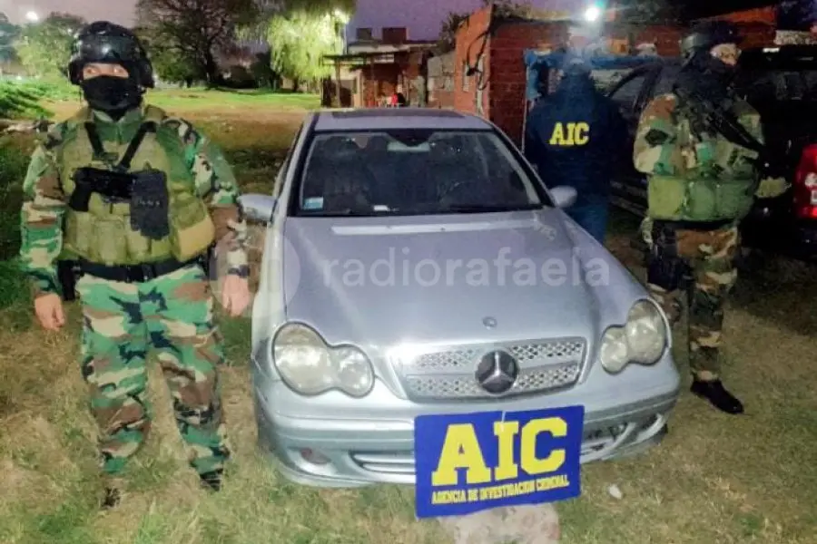 Allanamientos simultáneos de la AIC: hay dos personas detenidas y drogas secuestradas en Santa Fe