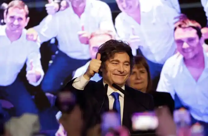 Según Opina Argentina, el 49% de los consultados tiene una imagen positiva del presidente Javier Milei.