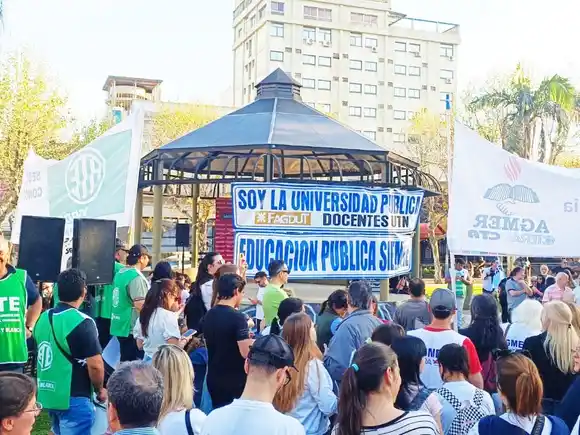 Concordia se sumó a la Marcha Federal Universitaria y se manifestó por la emergencia pediátrica