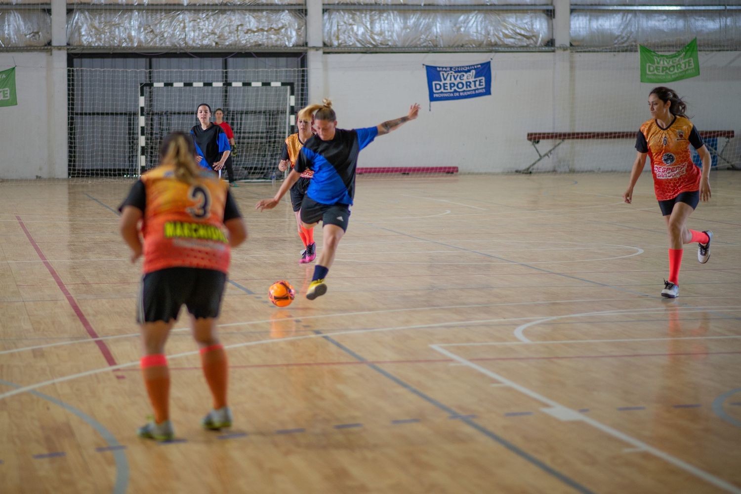 El equipo local debutará este domingo a las 21 con Deportivo Amistad de Bolivia.